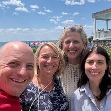 Polly Crow's Instagram, Twitter & Facebook