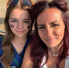 Looking for a Place in the central area, for a couple, preferably with a  hot tub! Any suggestions?? 🙂 TIA!