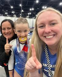 Willow is a NATIONAL CHAMPION for Novice Double Mini 🤩