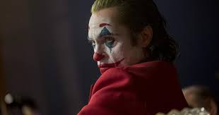 Filmul „Joker” a debutat cu record de încasări, dar și cu multe  controverse. WSJ: Un generator non-stop de anxietate
