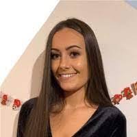 Katelyn Larkin's Instagram, Twitter & Facebook