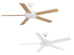 A sleek and modern kitchen for memorable gatherings. 2hzoxegxd8 Qlm