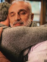 C R E A T I N G A M O R E P O S I T I V E R E H O B O T H Snapshot at  Year's End Happy Holidaze