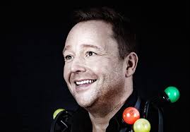 Jopie parlevliet is nu overal te horen en zien met zijn hit 'tebbie nou op je muil' maar, richard was al een tijd geleden te gast in elektra podcast. Midden In De Winternacht Door Richard Groenendijk Theaterkrant