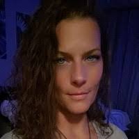 Betsy Wilkinson's Instagram, Twitter & Facebook