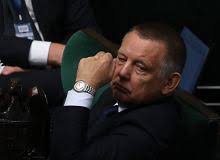 Pancerny Marian sam na pewno się nie podda'. Dr Oczkoś o konflikcie między  PiS a szefem NIK