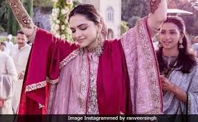 Deepika padukone (pronounced d̪iːpɪka pəɖʊkoːɳeː or paːɖʊkoːɳ; Deepika Padukone S Sister Anisha S New Instagram Update Is Even Cuter Than The Last