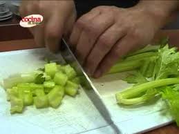 Vitamina c (6,1 mg), vitamina a (521 mg) o vitamina k. Pasta Con Apio Youtube