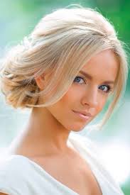 This messy up do can be considered as one of the prettiest bridesmaid hairstyles for wavy hair. 30 Lovely Wedding Hairstyles For Short Hair