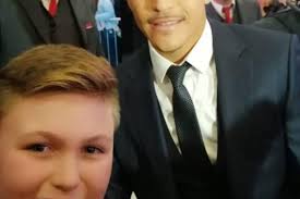 Niño que se emocionó tras selfie con Alexis: «Pensé que iba a seguir de  largo»