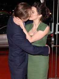 The screenplay by jeffrey caine is based on john le carré's eponymous 2001 novel. Rachel Weisz And Ralph Fiennes At The Premiere Of The Constant Gardener Changing Heart