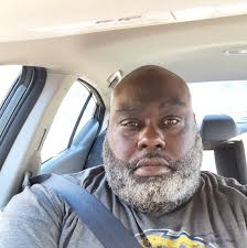 What SD card size and brand is recommended for trail cameras?