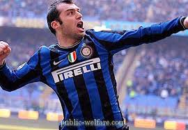 20 yıl önce bu ay 17 yaşında makedonya ile ilk resmi maçına çıkan pandev, turnuva tarihine de geçti. Goran Pandev Macedonian Soccer Career Celebrities 2021