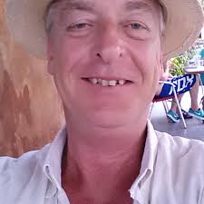 Staying in my happy place torremolinos over Christmas. Staying at the hotel  Aluasoul costa malaga. Is there a restaurant there or do I go in to town  expect most places will be