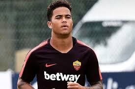 Justin kluivert has been impressing at ajax as he looks to emulate his famous father and attacking legend patrick Patrick Kluivert Supports His Son S Decision To Move Roma Instead Of Manchester United Or Barcelona Mykhel