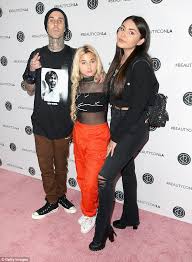 My daughter always begs me for a baby sister or something, but it's honestly about finding the right person, says barker, who's on tour with. Travis Barker Enjoys Beautycon With Daughters Alabama And Atiana Daily Mail Online