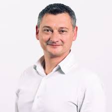 Capter l'attention des publics et devenu un impératif car nous en sommes  convaincus elle est un des facteurs clés de l'efficacité publicitaire mais  aussi de la trajectoire low carbone des marques. |