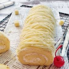Roll up each strip, je. Gambar Mungkin Berisi 1 Orang Makanan Ide Makanan Kue Gulung Resep