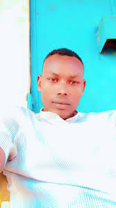 My younger brother mistakenly used anointing oil to fry eggs,he has been  speaking in tongues since morning,,, infact ribashongolo ribabosha