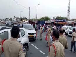 Ramapuram beach is located near the town chirala. Vehicles Line Up At Telangana Andhra Pradesh Border As Telangana Police Checks E Pass
