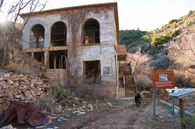 Here Are 14 Things You Have To Do On Arizona S West Coast Abandoned Mansion Arizona Road Trip Abandoned Places