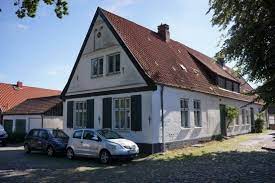 Durch die landgewinnung (zuletzt der speicherkoog) ist sie aber mittlerweile über 6. 2 Zimmer Wohnung Zu Vermieten Klosterhof 10 25704 Meldorf Dithmarschen Kreis Mapio Net