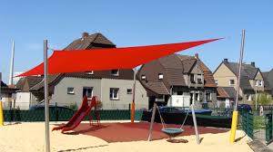 Sonnenbrand, hitzekollaps, erkältung wegen spielen im regen: Sonnensegel Fur Kindergarten Kita Von Pina Design