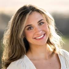 Lindsay Iverson's Instagram, Twitter & Facebook