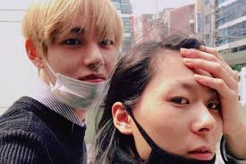 + im yoona baru sahaja pulang dari paris setelah tamat pengajiannya. Bts S V S Celebrity Friendships That Prove He S The Biggest Social Butterfly Soompi