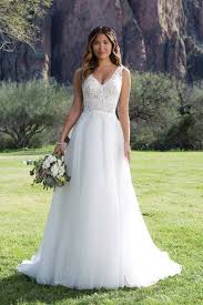Wählen sie aus illustrationen zum thema hochzeitskleid von istock. Hochzeitskleid Nurnberg Hochzeitskleidnurnberg Kleider Hochzeit Hochzeit Kleidung Brautmode