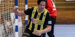 H aek δημιούργησε το πληρέστερο ρόστερ που έχει δημιουργηθεί πότε από ελληνική ομάδα στο ελληνικό χάντμπολ , προκαλώντας πανευρωπαϊκή αίσθηση με τις μεταγραφές της. Entypwsiakh Prokrish Ths Aek Sta Hmitelika Toy European Cup News