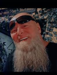 My name is Skye. I'm a momma of 4 amazing littles, ages (5,3,2,1) and  pregnant now. A little bout me, I'm 25, I spent my childhood in foster care  and aged out