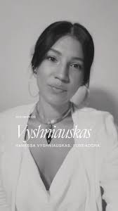 Me emociona profundamente ser parte del camino de una marca construida con  tanta pasión, persistencia y atención al detalle., Con cada colección he  visto crecer a Vanessa —como emprendedora, como ...