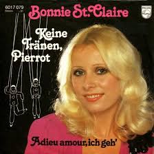 Claire die met lege flessen wijn naar de glasbak loopt. Keine Tranen Pierrot Adieu Amour Ich Geh By Bonnie St Claire Single Reviews Ratings Credits Song List Rate Your Music