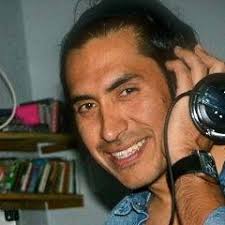 Listen to Los Caminos De La Vida