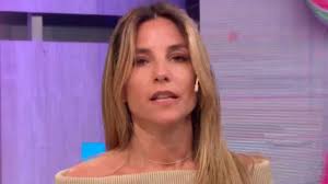 🗣️ "Hay lugares en los que hay mujeres por cumplir con la cuota, no se  piensa en lo que necesita la mujer": Julieta Bechi y el desafío de ser  madre y hacer