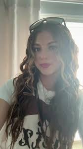 Alyssa Collard's Instagram, Twitter & Facebook