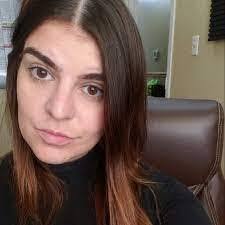 Kari Delong's Instagram, Twitter & Facebook