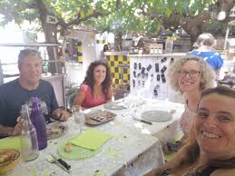 J'en ai tiré un texte fantastique. Menu Et Vue De La Terrasse Photo De Le Petit Jardin Saint Guilhem Le Desert Tripadvisor