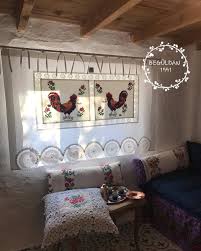 Beguldan Ev Dekorasyonu On Instagram Alyfrht In Edremit Teki Koy Evi Projemiz Yerine Yerlesiyor Evin Bahce Evler Perdeler Ev Dekorasyonu