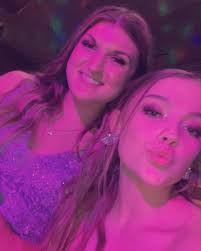 Bella Bennett (@bella._.bennett) • Instagram photos and videos