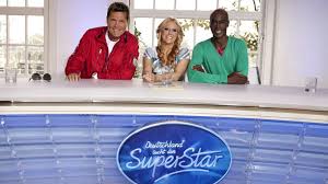 When jury member carolin niemczyk, singer of glasperlenspiel, comforted her, she told us all what the reason for her tears was. Die Dsds Jurys Von 2002 Bis 2018 Waz De
