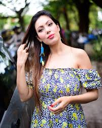 Dosto, taarak mehta serial ki actress munmun dutta jo ke babitajii ka role play krti hain unko aapne kaafi saare tv commercials me. Munmun Dutta Is A Fresh Breath Of Air In These Latest Photos The Indian Wire