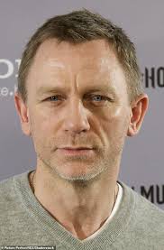 EDEN CONFIDENTIAL: James Bond star Daniel Craig and wife Rachel Weisz win  fight to chop down bay tree at their £6million London home as they prepare  for lavish garden revamp