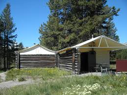 We wanted to enjoy the outdoors at the foot of the tetons but also ensure we had some creature comforts like showers and a. Sara V Olds Author The Tetons Colter Bay The Way To Stay