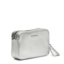 Michael kors dagrugzak large backpack zwart €211,29 * 295,00 * thelittlegreenbag.nl Bol Com Michael Kors Jet Set Silver Crossbody Zilver