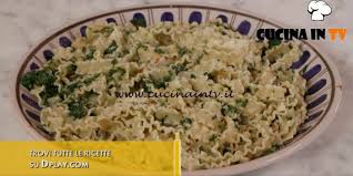 L Italia A Morsi Pasta Con I Tenerumi Ricetta Chiara Maci Cucina In Tv Le Ricette Scritte Dei Programmi Di Cucina Ricetta Ricette Idee Alimentari Pasta