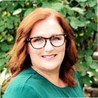 Liz Penney's Instagram, Twitter & Facebook