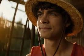 Honestamente no me desagrada, se ve bien, espero que su actuación sea buena  también. Y no sé por qué dicen que es negr4, en todo caso es morena 🤷‍♀️ y  va tirando