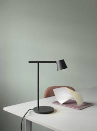 muuto tip led tischleuchte kupferbraun uniquelamps table lamp black table lamps desk lamps